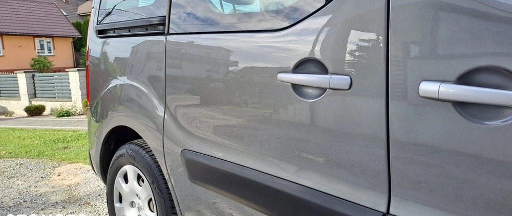 Peugeot Partner cena 24900 przebieg: 148000, rok produkcji 2010 z Krosno Odrzańskie małe 781
